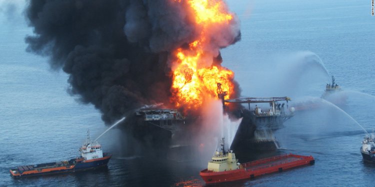 2010: First 100 days of BP oil