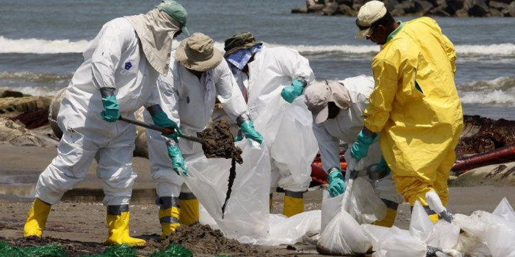 West Coast oil tanker spill