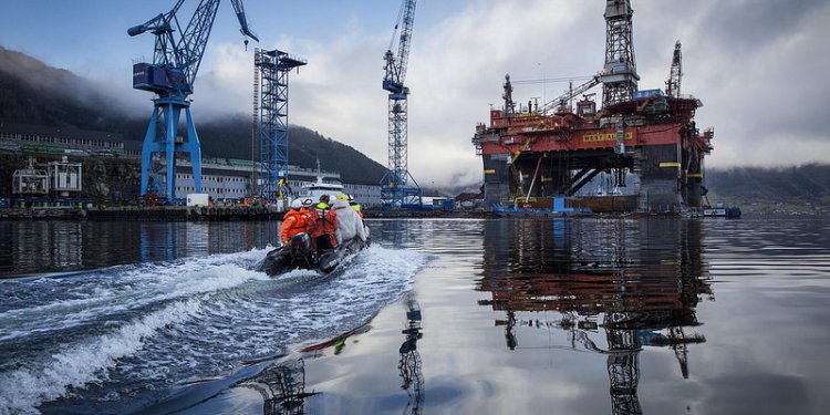 Exxon Valdez oil spill images