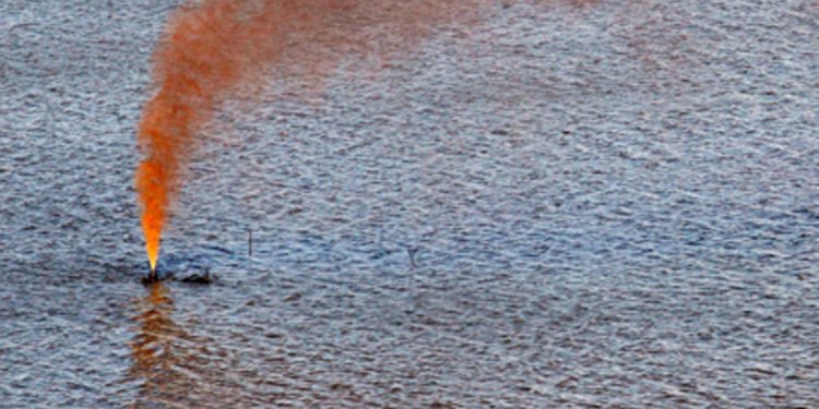 Why oil spills happen?
