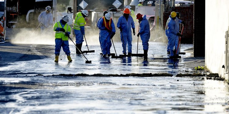 Oil spill in Los Angeles