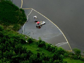 Submerged Oil Recovery from Kalamazoo River