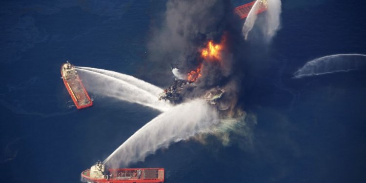 What caused the BP oil spill explosion?